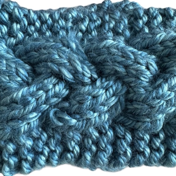 Hand-Knit Blue Headband - Picture 4 of 4